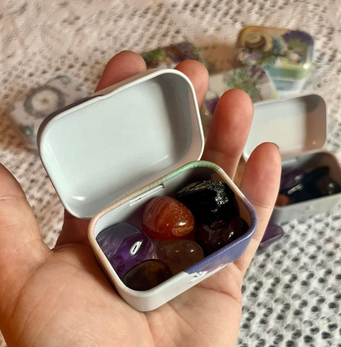 Concentration and Focus Crystal Set in Decorative Tin - Clear Quartz, Tiger's Eye, Aventurine, Amethyst, Citrine, Smokey Quartz