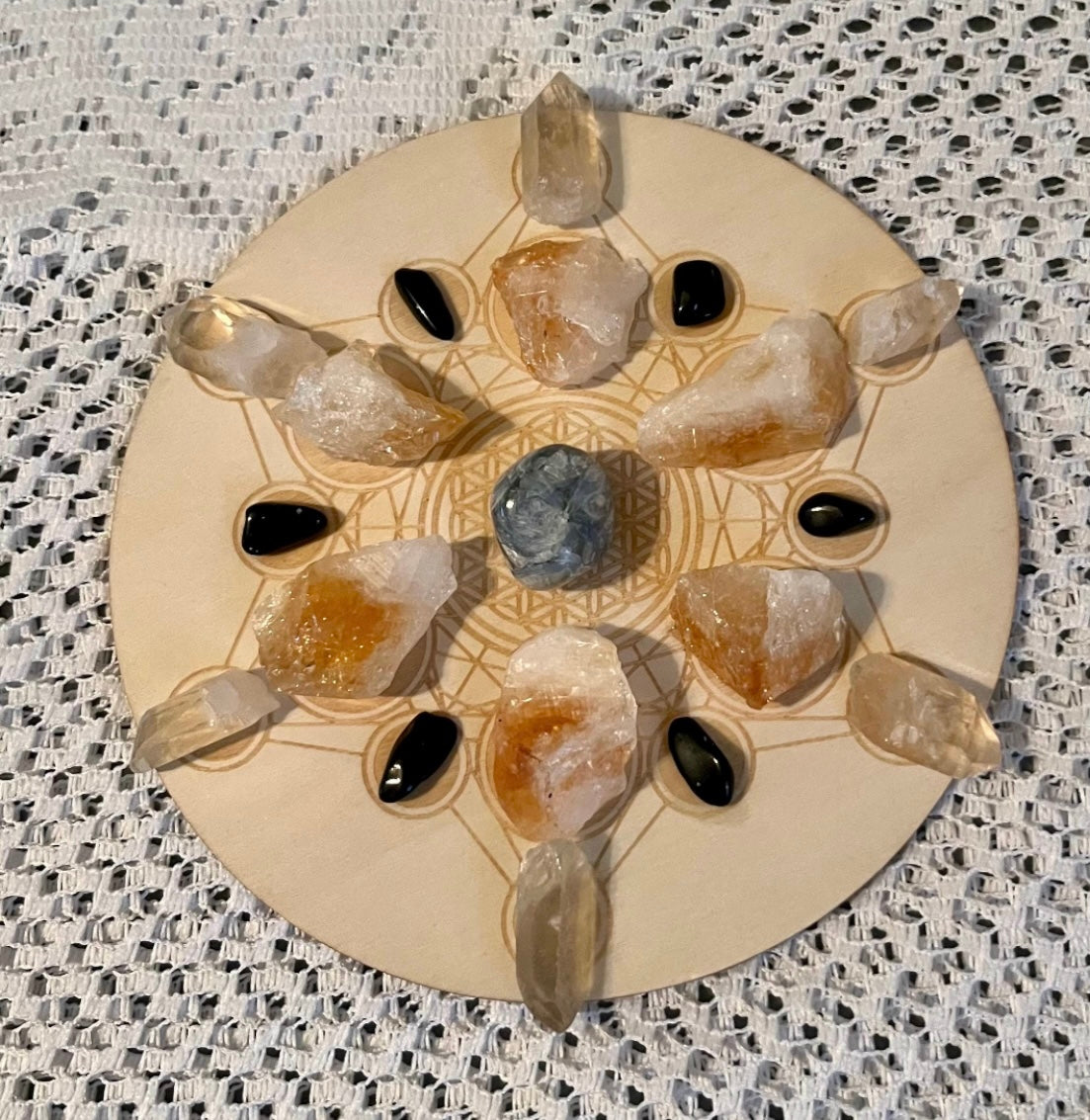 Protection Crystal Grid Decor with Blue Kyanite, Clear Quartz, Citrine and Black Obsidian